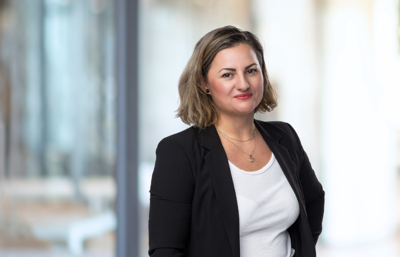 Möt Senija: som efter att tillbringat nästan hela yrkeslivet inom socialtjänsten tar klivet in i konsultvärlden